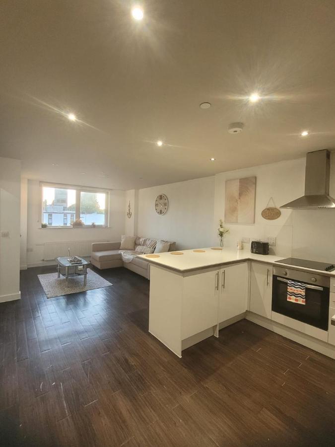 Amazing London 1 Bedroom Flat In Astral House As18 Norbury  エクステリア 写真