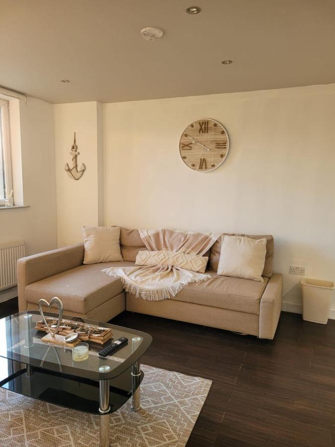 Amazing London 1 Bedroom Flat In Astral House As18 Norbury  エクステリア 写真