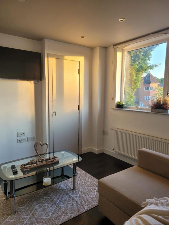 Amazing London 1 Bedroom Flat In Astral House As18 Norbury  エクステリア 写真